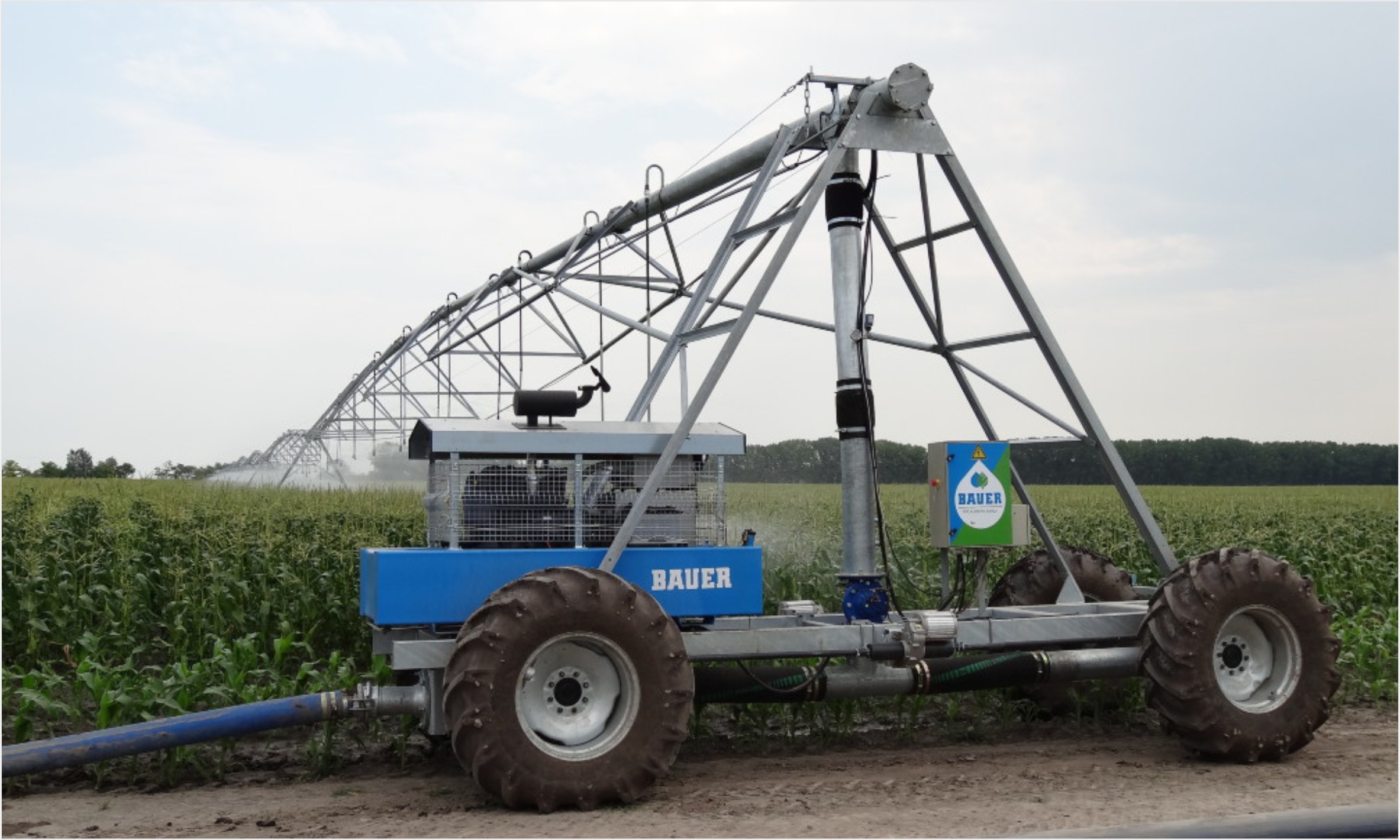 Solutia optima pentru zonele dreptunghiulare

 	Sistemul Linestar System 9000 de la BAUER se adapteaza ideal pentru irigarea sigura si continua a zonelor dreptunghiulare.
 	Stabilitatea perfecta si corectarea independenta a oricaror abateri dintre turnurile tronsoanelor.
 	Robust, durabil, precis si potrivit pentru zone de dimensiuni variate.
 	Sistemul Linestar BAUER Linestar necesita forta de munca minima