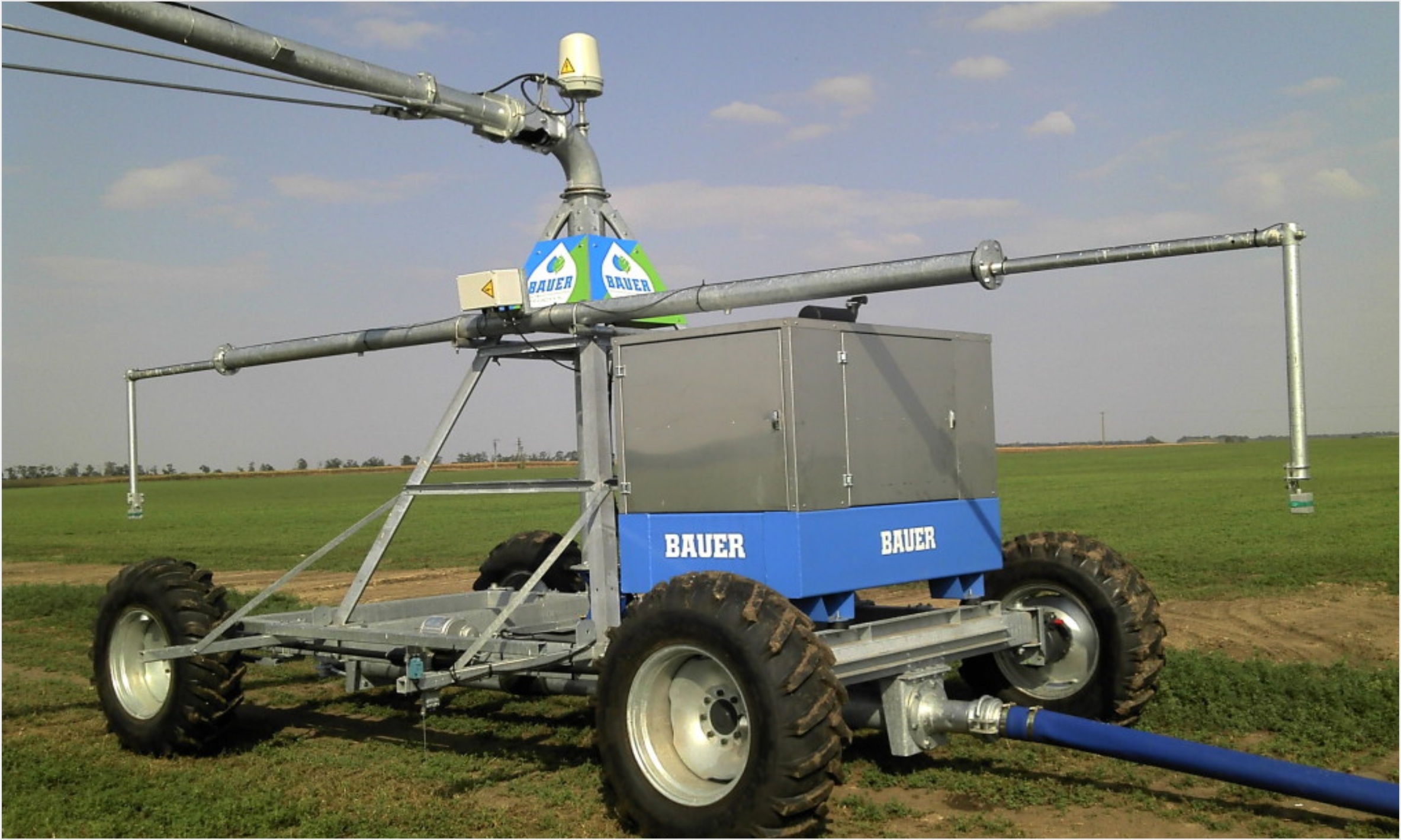 Sistemul de irigare multifunctional

Solutia economica pentru toate zonele agricole si pentru toate tipurile de culturi.

Utilizarea optima a zonei, datorita sistemului inteligent de control si al nivelului inalt de flexibilitate, chiar si pe teren accidentat.

Centerliner 9000 este caracterizat prin irigare de calitate superioara si prin consumul redus de energie.