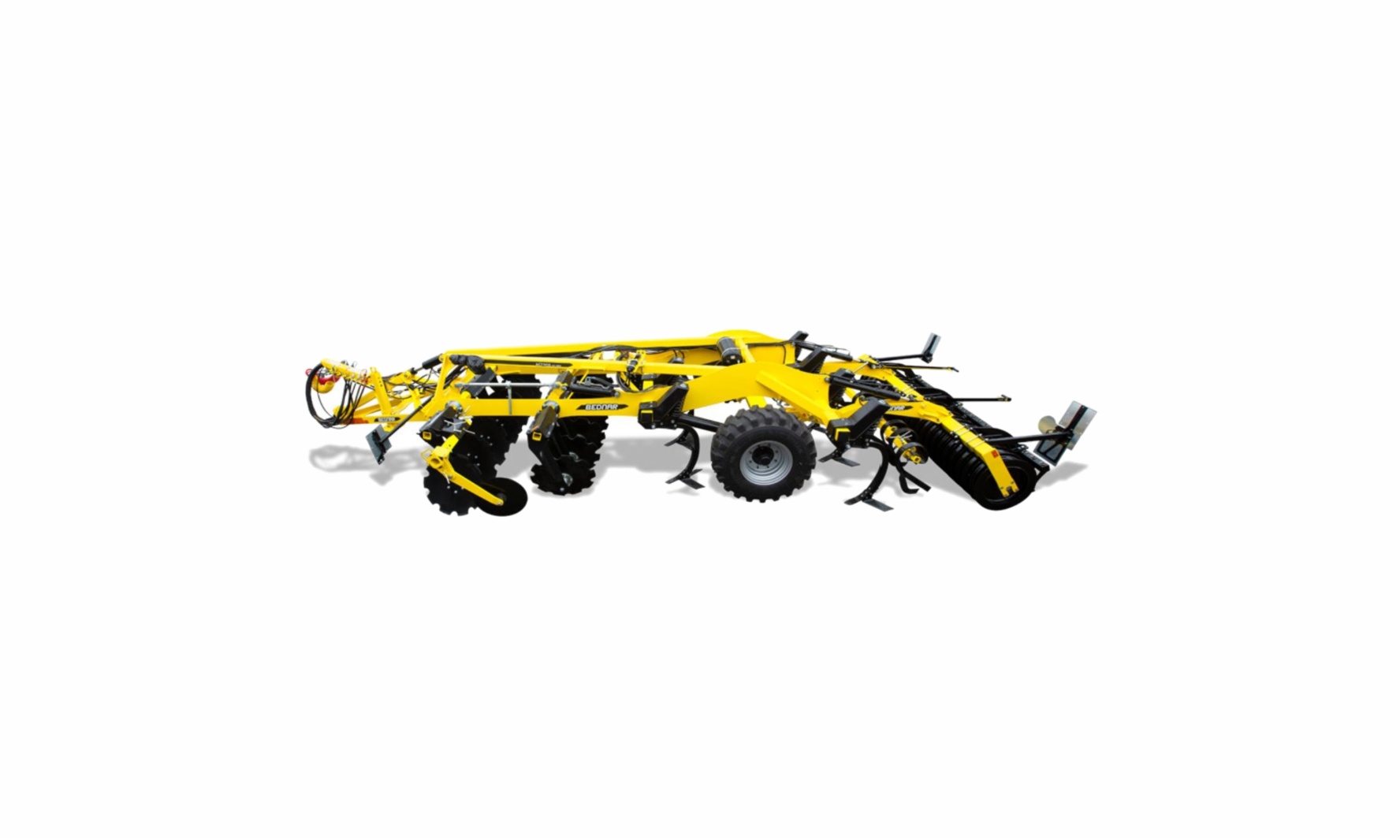 ACTROS RO Cultivator combinat

 	Taie și incorporează resturile vegetale excelent utilizând două rânduri de discuri, 690 x 6 mm.
 	Prelucrare intentivă la adâncime de până la 35 cm folosind două rânduri de dinți cu protecție hidraulică non-stop (dinți Active-Mix).
 	Decompactare în adâncime fără amestecarea solului și a resturilor vegetale (dinți Zero-Mix).
 	Axă integrată = raza de virare mai mică, posibilitatea de a lucra fără tăvălugi. Afânare în condiții extreme.
 	Diverse tipuri de tăvălugi pentru condiții de lucru diferite.