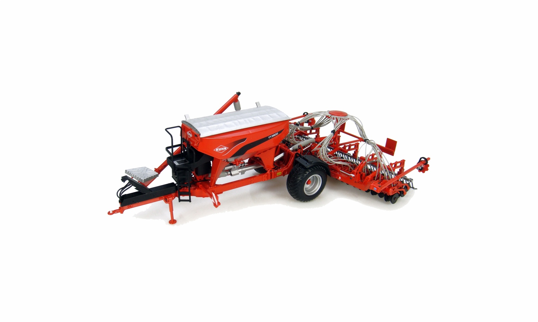 Buncărele multifuncționale TT 3500 și TT 6500 sunt concepute pentru transportul și dozarea semințelor și a îngrășămintelor. Datorită atașării în trei puncte categoria 3 standard, pot fi folosite pentru semănat plante păioase prin cuplarea unei bare de semănat Seedflex sau pentru fertilizare la semănat cu o semănătoare de precizie MAXIMA sau PLANTER.