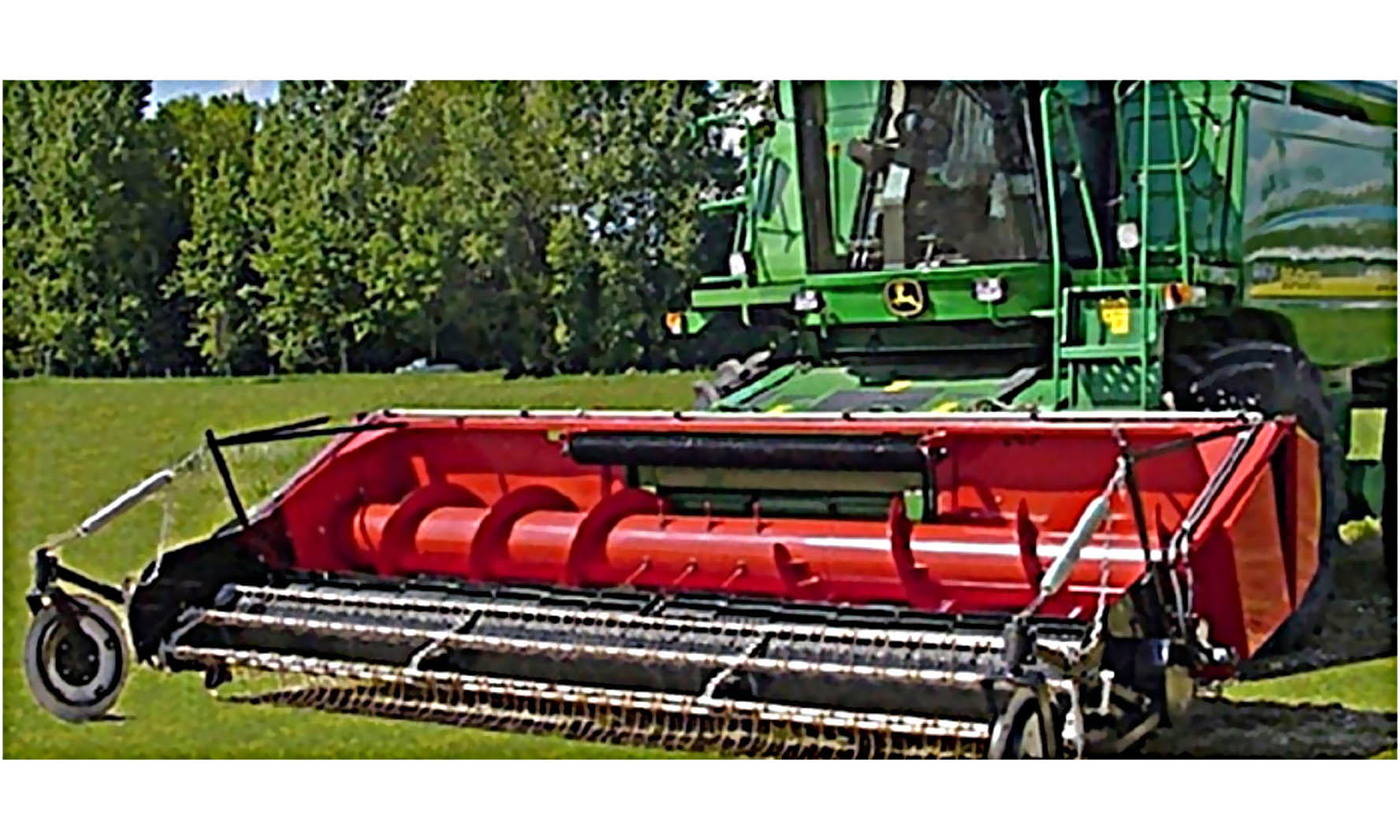 Pick-up este disponibil cu lățimi de lucru de 4,25 / 4,85 / 6,10 m / 6,70 m