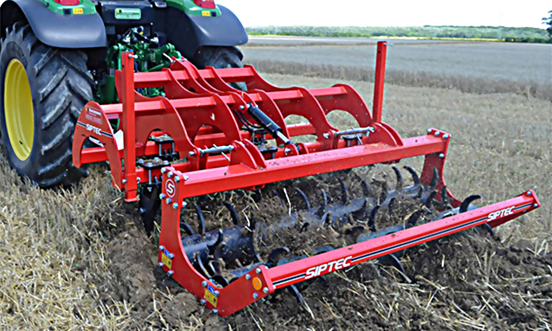 Scarificatorul RB este caracterizat de construcția robustă ce îi permite să lucreze solul până la o adâncime de 55 cm. Scarificatorul este disponibil în versiuni de cadru de 2,5 sau 3 metri cu 5 sau cu 7 dinți.

 