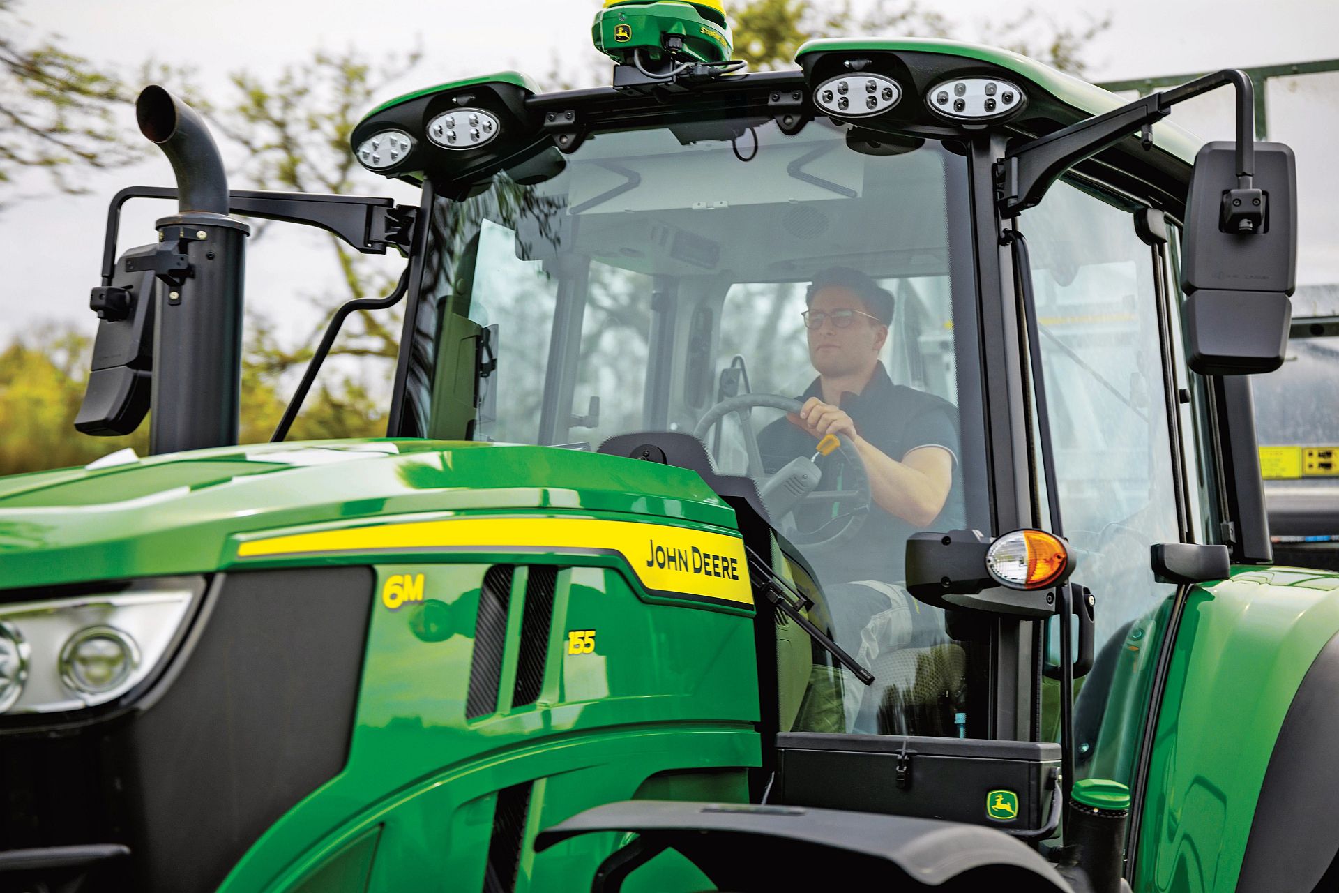 Noile tractoare John Deere 6M, disponibile acum și în România!